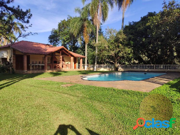 Linda Chácara em Mairinque com 25.000m² com Piscina,