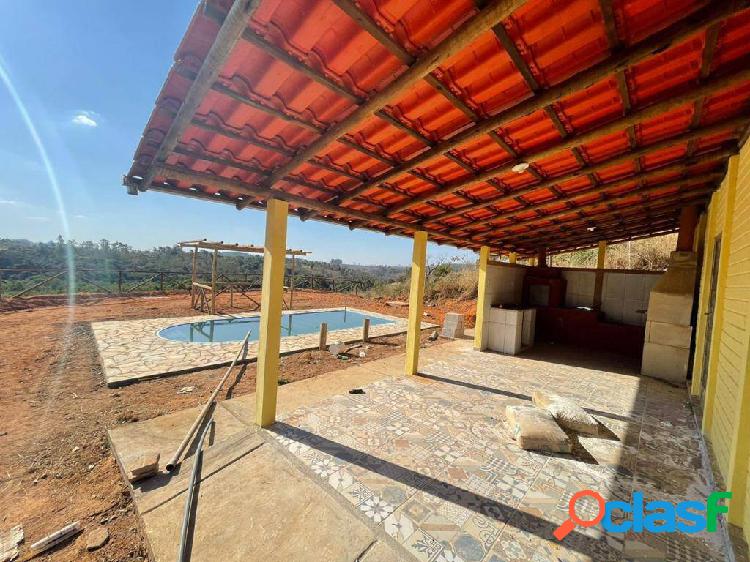 Lindo sitio em - Medeiros.