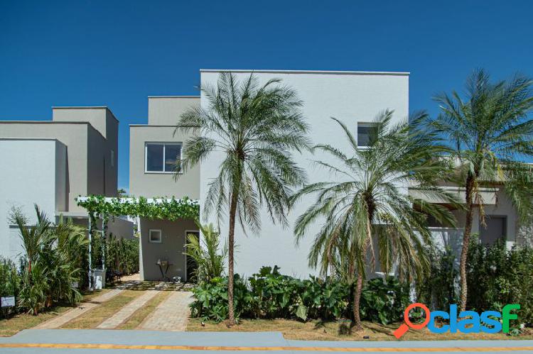 Sobrado em condomínio com 4 quartos, 150m², à venda em