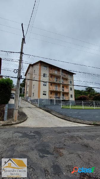 Alugo apartamento com 2 quartos, 1º andar no Sítio São