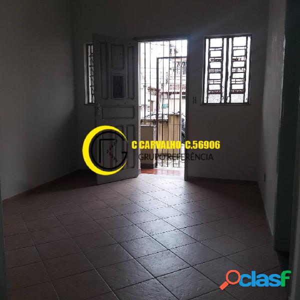 Apartamento 2 qtos térreo Rua Tomas Lopes.