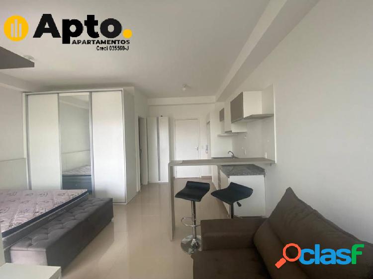 Apto mobiliado com 1 dormitório com varanda e