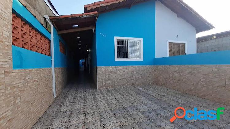 Casa com 2 dormitórios, edícula em Itanhaém, R$ 215 mil