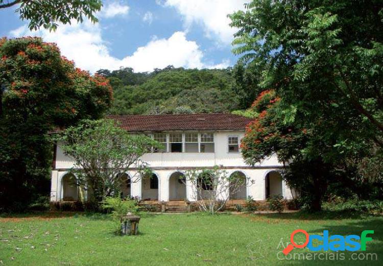 Fazenda Colonial Centenária com 100ha em Jamapará -