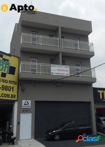 Kitnet em São Bernardo com 1 dormitório com sacada/