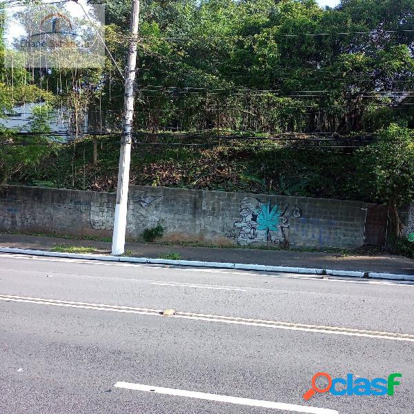 Terreno muito lindo em frente à Praça Vinícius de Moraes