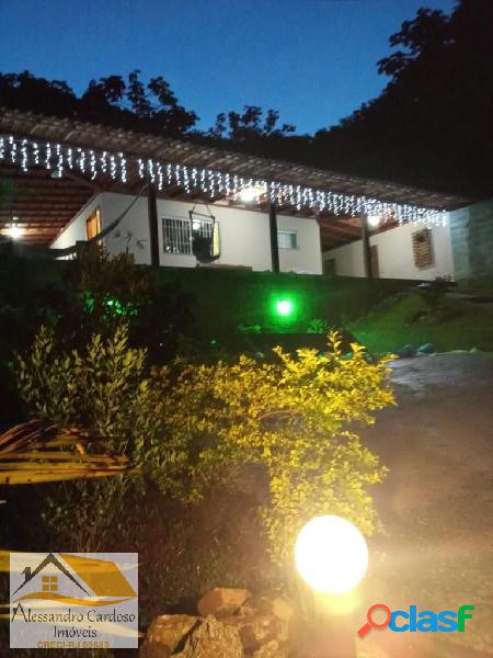 Vendo linda casa no Campo do Coelho com 2 quartos e 980