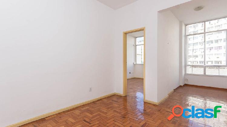 Apartamento com 1 quarto, 40m², à venda