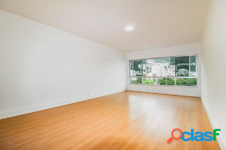 Apartamento com 3 quartos, 146m², à venda em Rio de