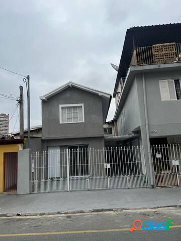 Casa com 3 dormitórios, em rua pública no Centro de