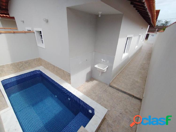Casa com piscina em Itanhaém, 2 dormitórios, R$ 270 mil