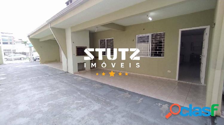 Casa a venda em Caiobá com 02 quartos há 03 quadras do Mar