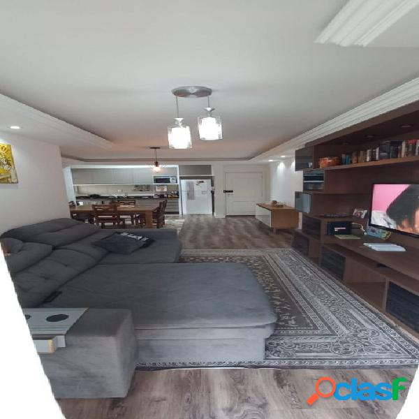 Apartamento com 3 dormitórios à venda, 84 m² por R$