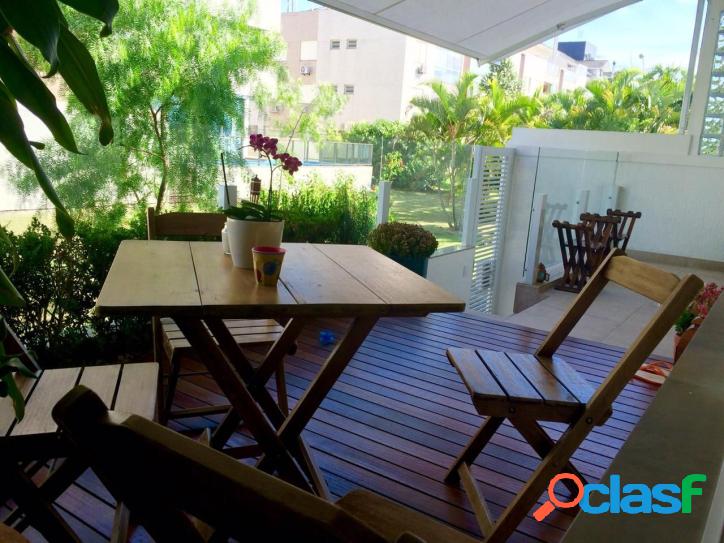 Casa com 3 dormitórios à venda, 220 m² por R$