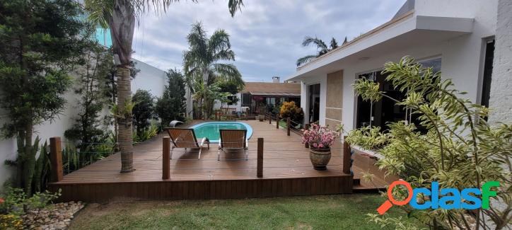 Casa em Região Nobre dos Ingleses com Piscina.