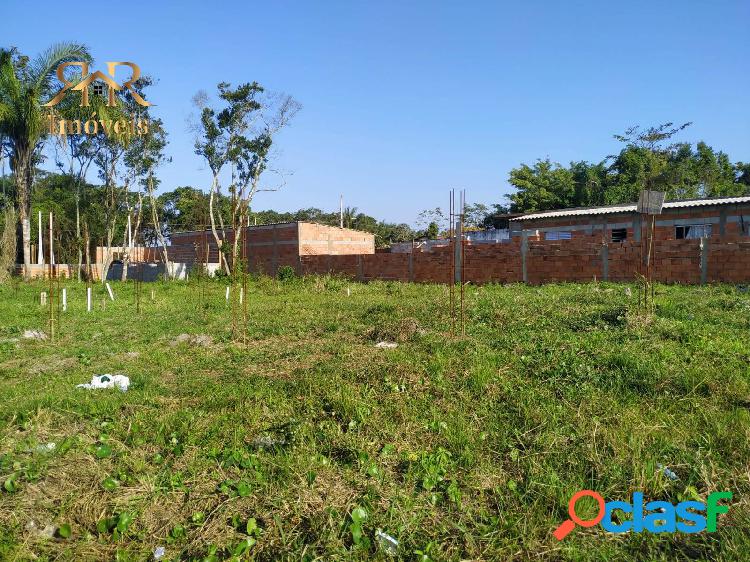 Terreno de esquina no bairro Palmeiras II em Itanhaém-SP