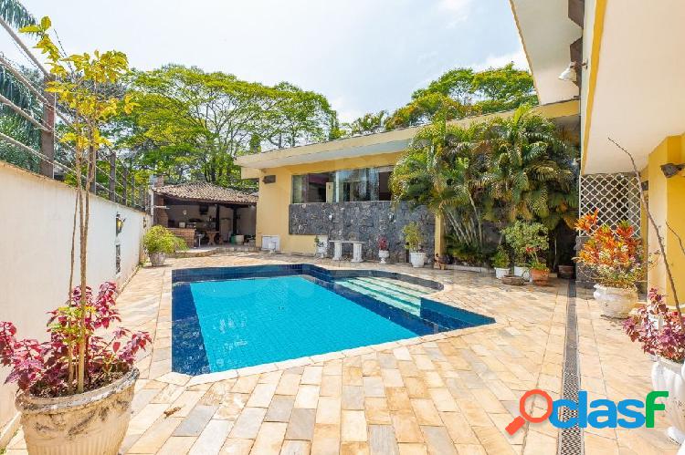 com 4 quartos, 517m², à venda