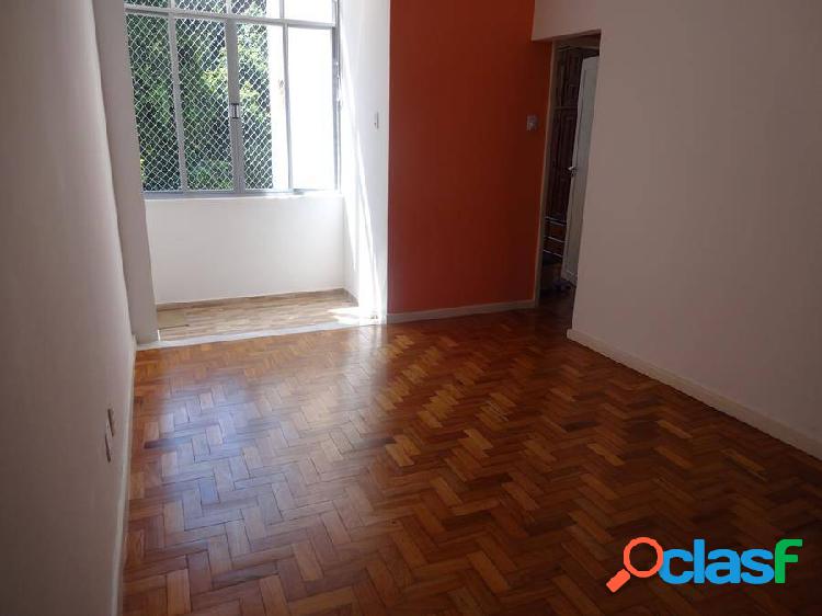 Apartamento com sala e 1 quarto para venda no Bairro do