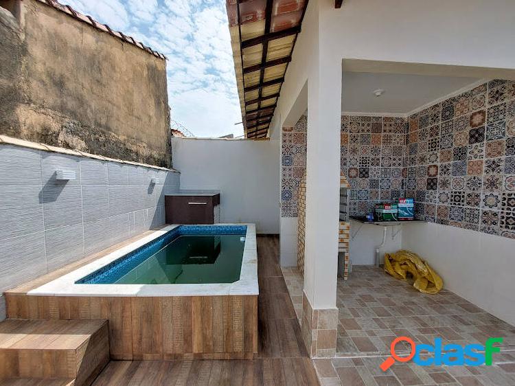 Casa com piscina em Mongaguá, com 2 dormitórios - R$ 285