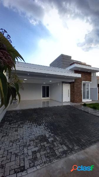 Casa nova em condomínio