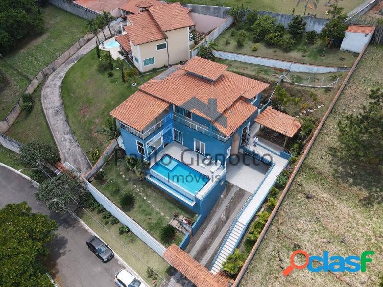 Casa à venda com 3 quartos, 1 suíte, piscina, 4 vagas e