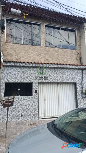 Casa com 3 quartos, 130m², à venda