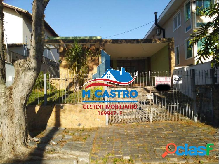 Vendo Casa no Jd. Jussara - APROX 200m²