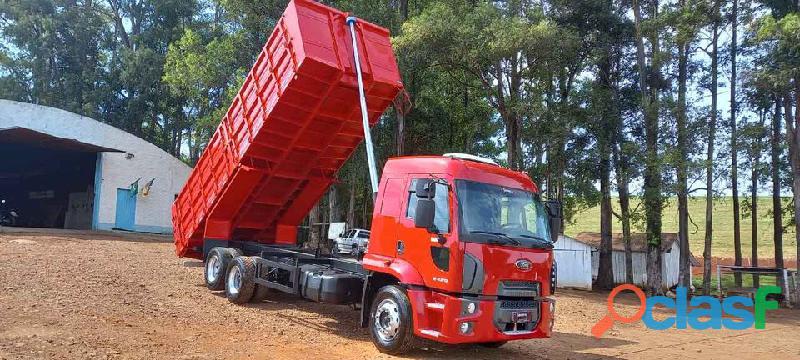 Caminhão Ford Cargo 2429