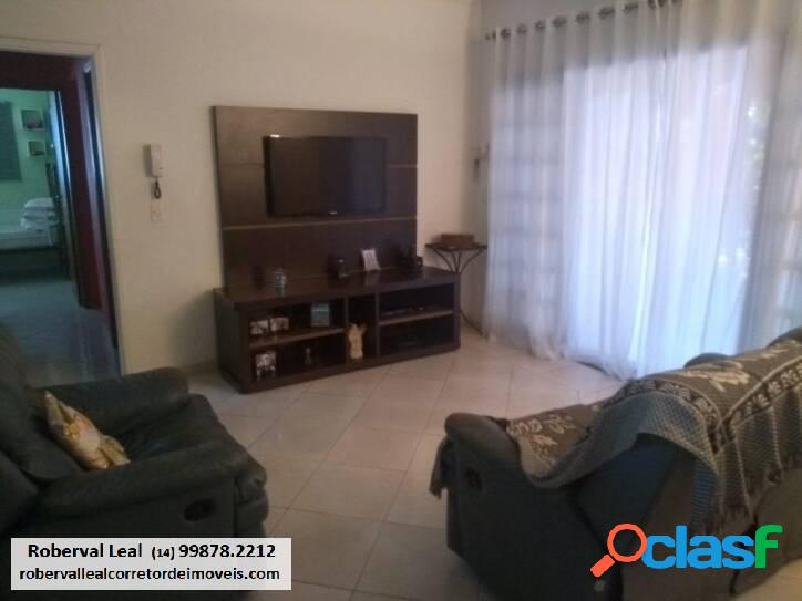 Casa com 3 dormitórios à venda, 141 m² por R$ 460.000,00