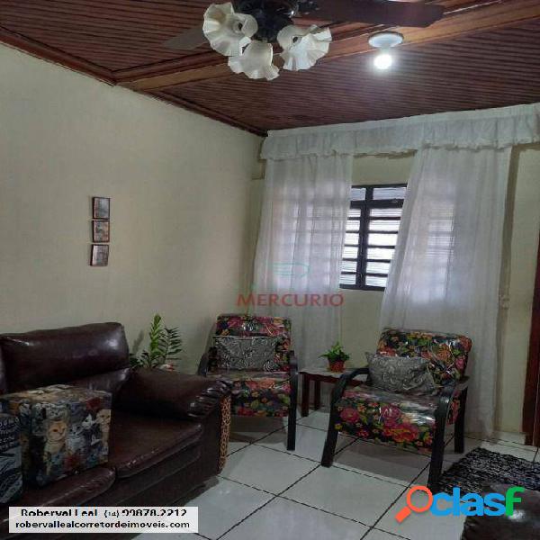 Casa com 3 dormitórios à venda, 150 m² por R$ 270.000,00