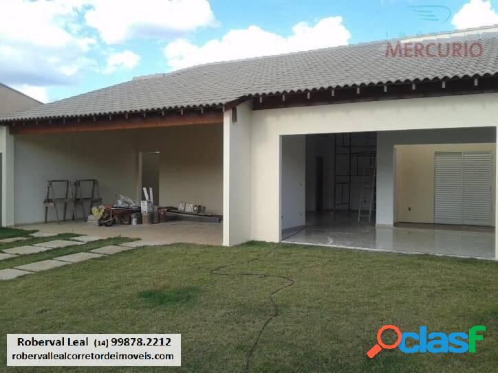 Casa com 3 dormitórios à venda, 220 m² por R$ 670.000,00
