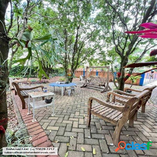 Casa com 3 dormitórios à venda, 270 m² por R$ 680.000,00
