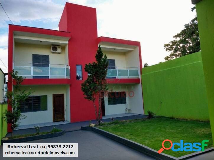 Casa com 3 dormitórios à venda, 274 m² por R$ 530.000,00