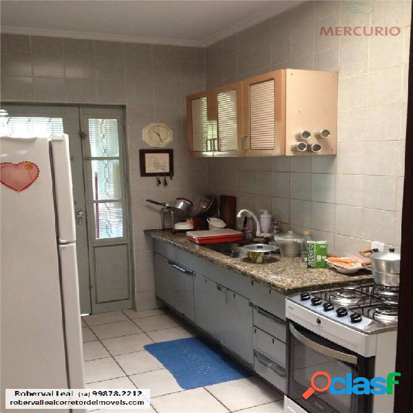Casa com 3 dormitórios à venda, 99 m² por R$ 245.000,00 -
