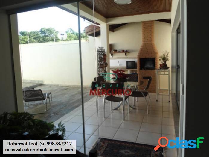 Casa com 4 dormitórios à venda, 343 m² por R$ 935.000,00