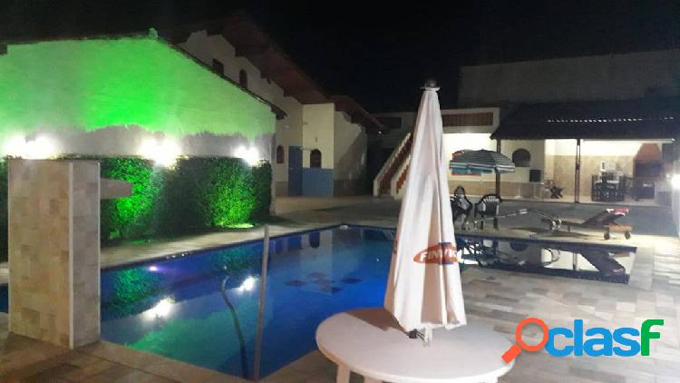 Amplo sobrado com piscina em Itanhaém - 3 Dormitórios +