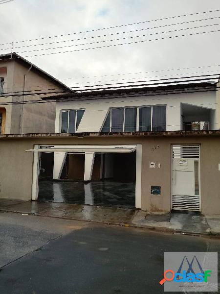 CASA DE BAIRRO COM 3 DORMITÓRIOS E UMA SUÍTE, VILA SUISSA