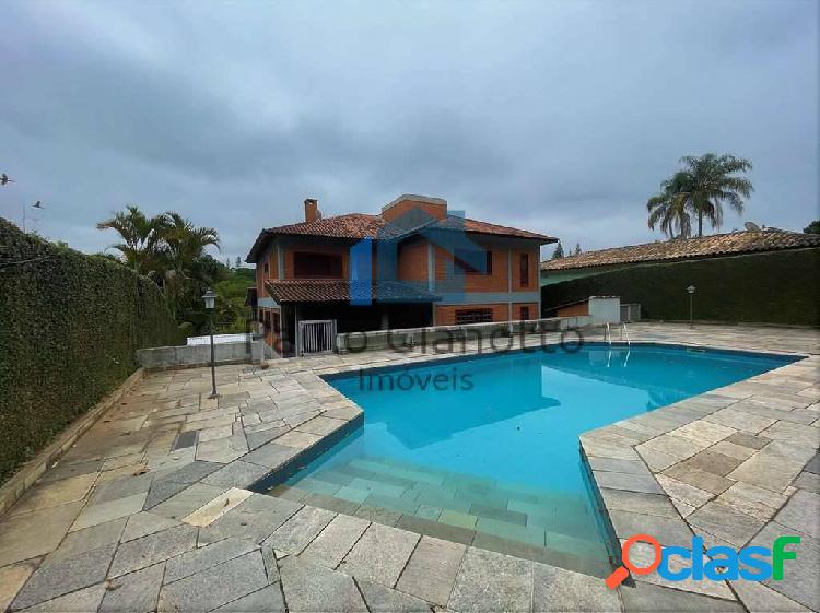 Casa à venda no Miolo da Granja - 4d / 2sts, piscina,