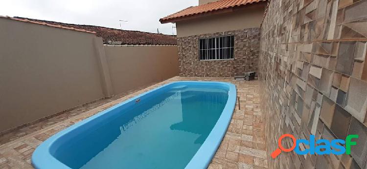 Sobrado com piscina em Mongaguá, 2 dormitórios - R$ 380