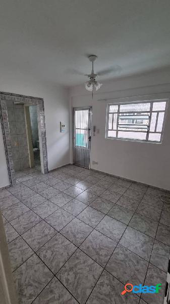 Apartamento de 2 dormitórios em prédio de 3 andares