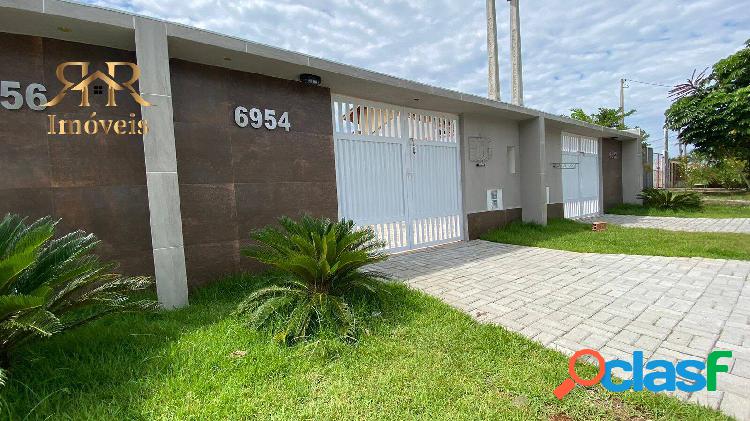 Casa com piscina nova à 300 metros do mar em Itanhaém/SP