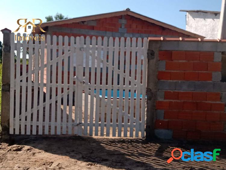 Casa pré acabada com piscina no Gaivota em Itanhaém/SP