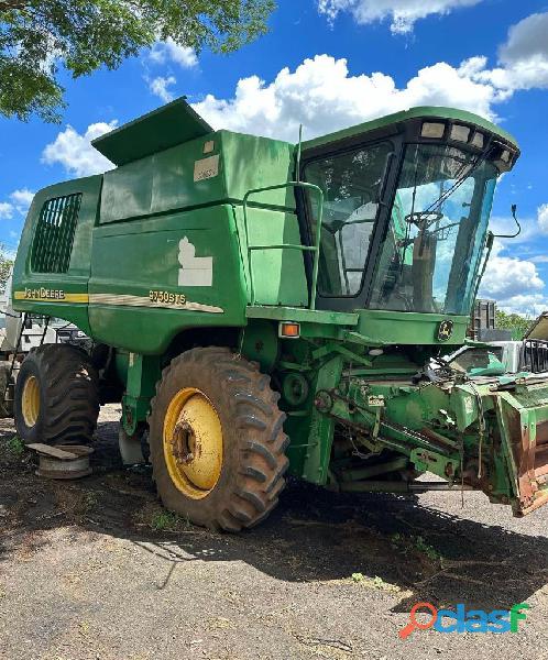 Colheitadeira John Deere STS 9750 Semi nova