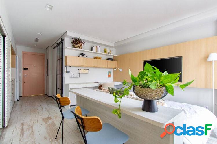 TOTALMENTE MOBILIADO e DECORARO * PRONTO PARA MORAR * METRÔ