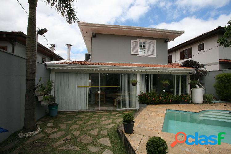 Casa com 4 quartos, 250 m², à venda por R$ 1.380.000,00