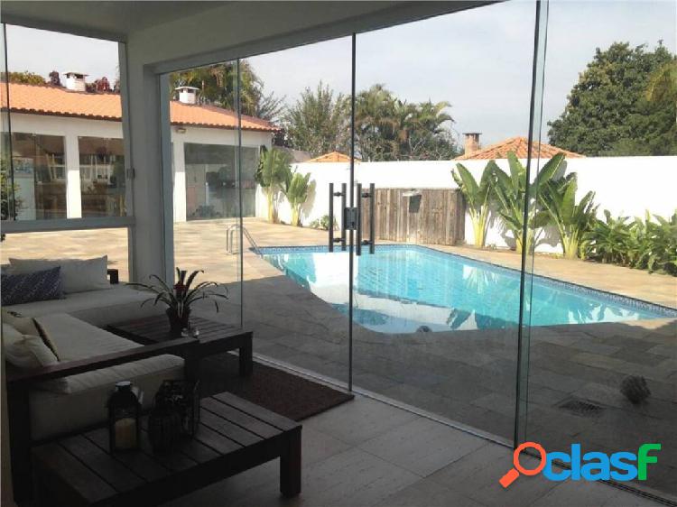 Casa com 4 quartos, 360 m², à venda por R$ 2.100.000