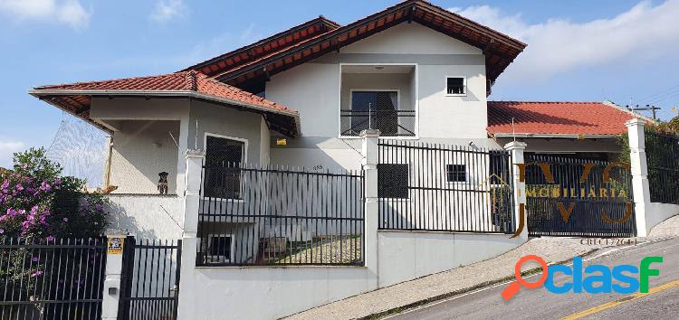 Maravilhosa casa em Gaspar com 03 suites