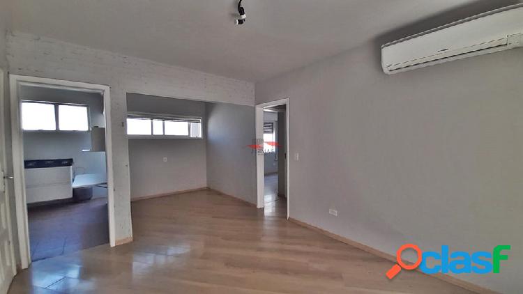 Apartamento com 2 quartos, 65m², à venda em Porto Alegre,