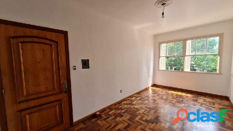 Apartamento com 2 quartos, 72m², à venda em Porto Alegre,