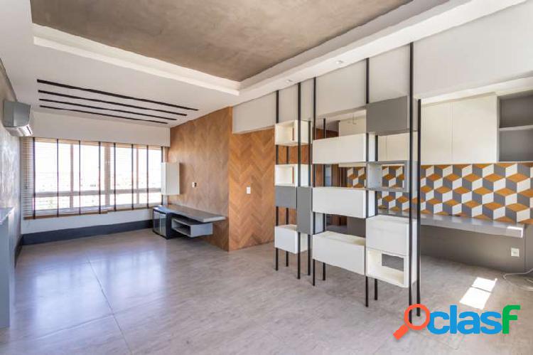 Apartamento com 2 quartos, 77m², à venda em Porto Alegre,